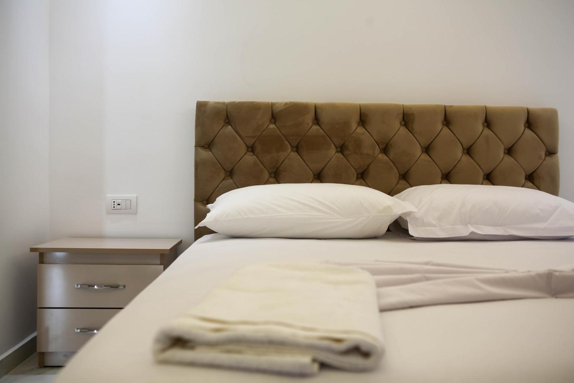Matias Apartments Sarandë Exterior foto